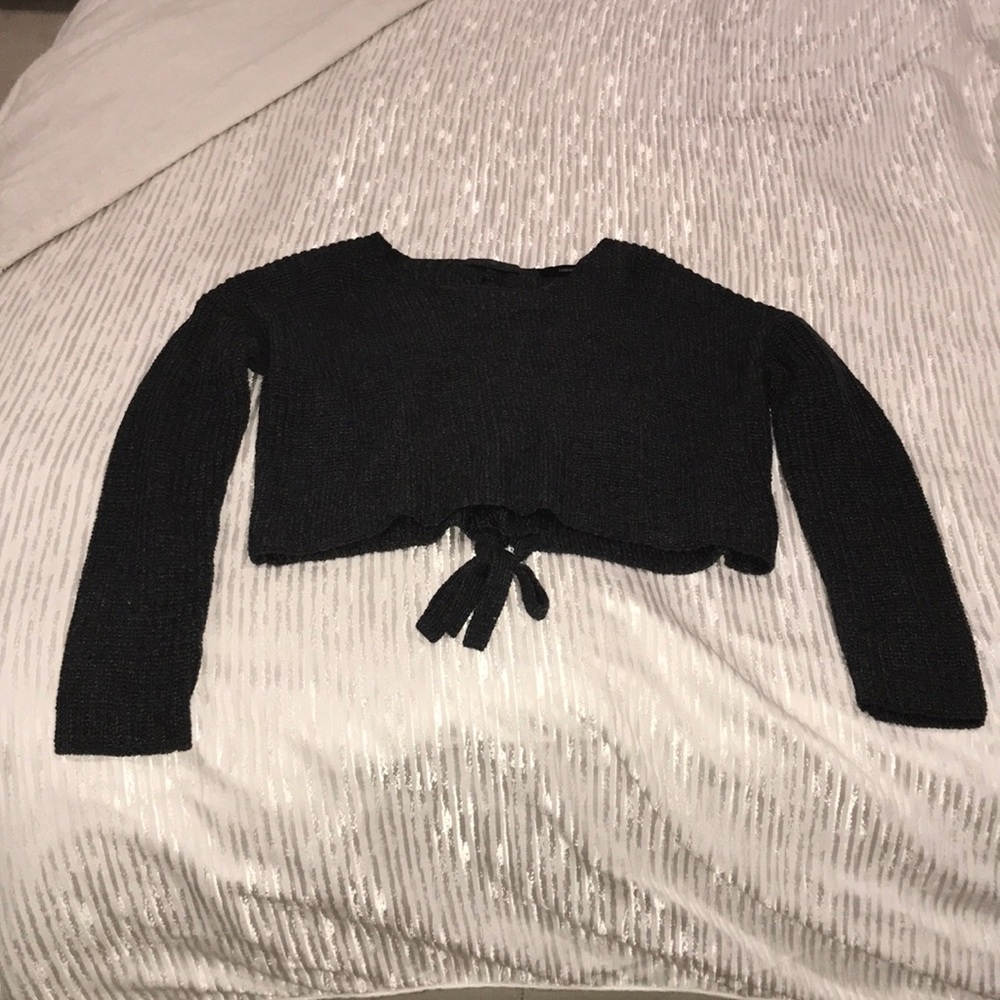 Cropped dark gray tie sweater